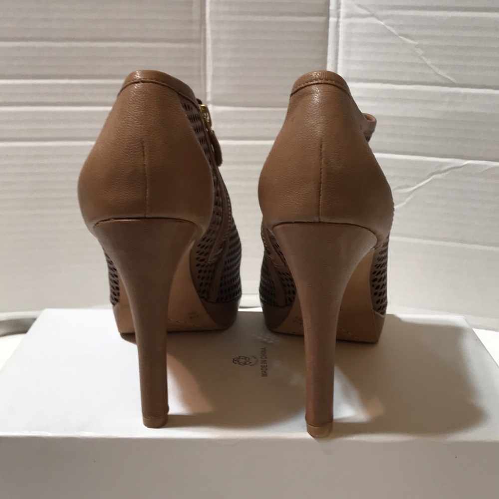 New! Vince Camuto leather platform shoes with side zipper - Picture 3 of 5